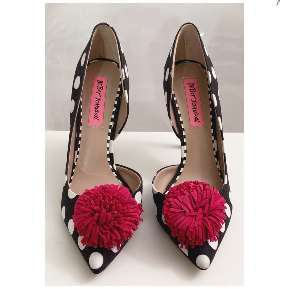 Betsey Johnson 💋Black/White Polka Dot Fuchsia Pom Pom D’Orsay Heels-Sz.7